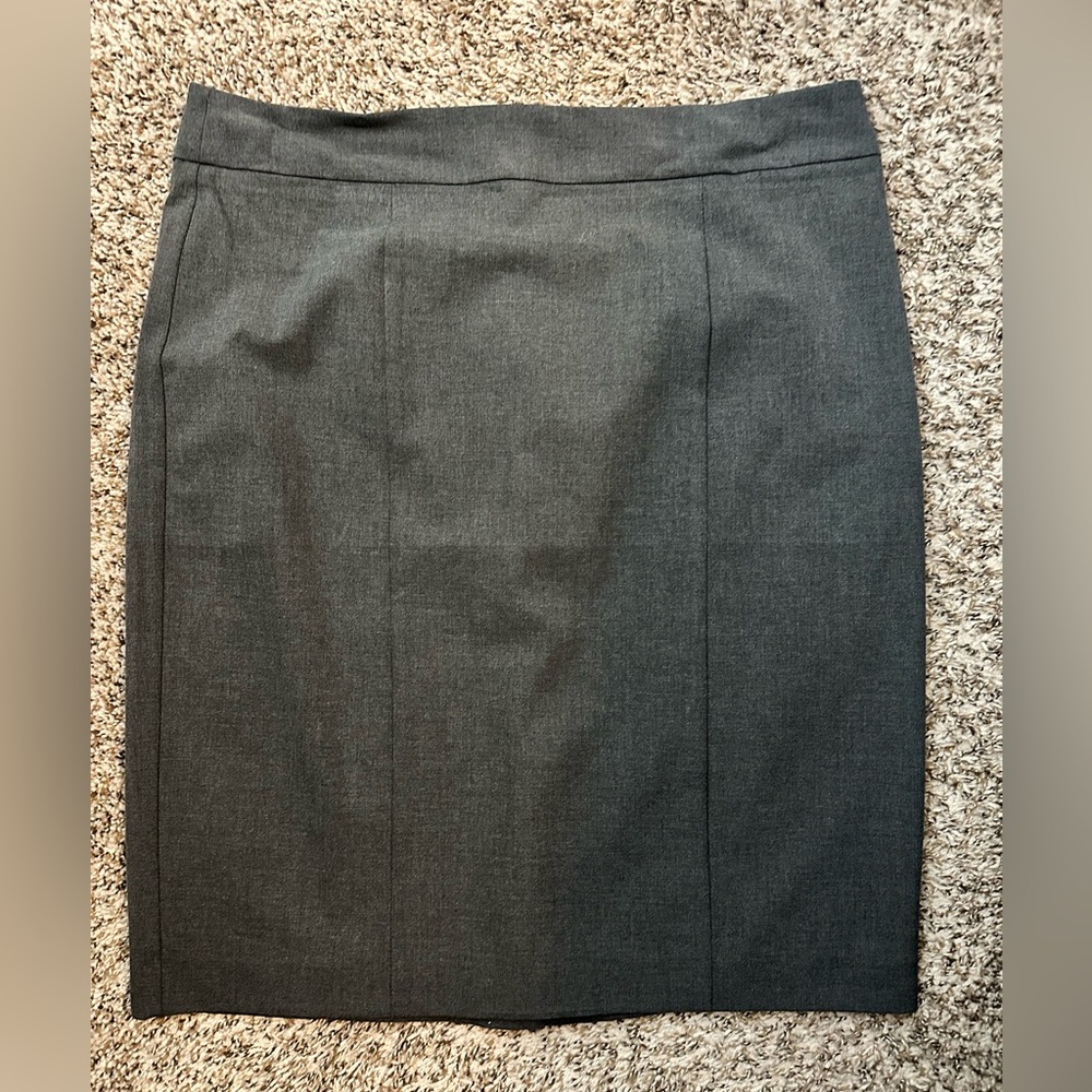 Gray Ann Taylor suit skirt; size 12